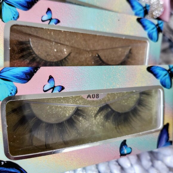 2 Boxes of Lashes $5 Starting - Picture 2 of 3